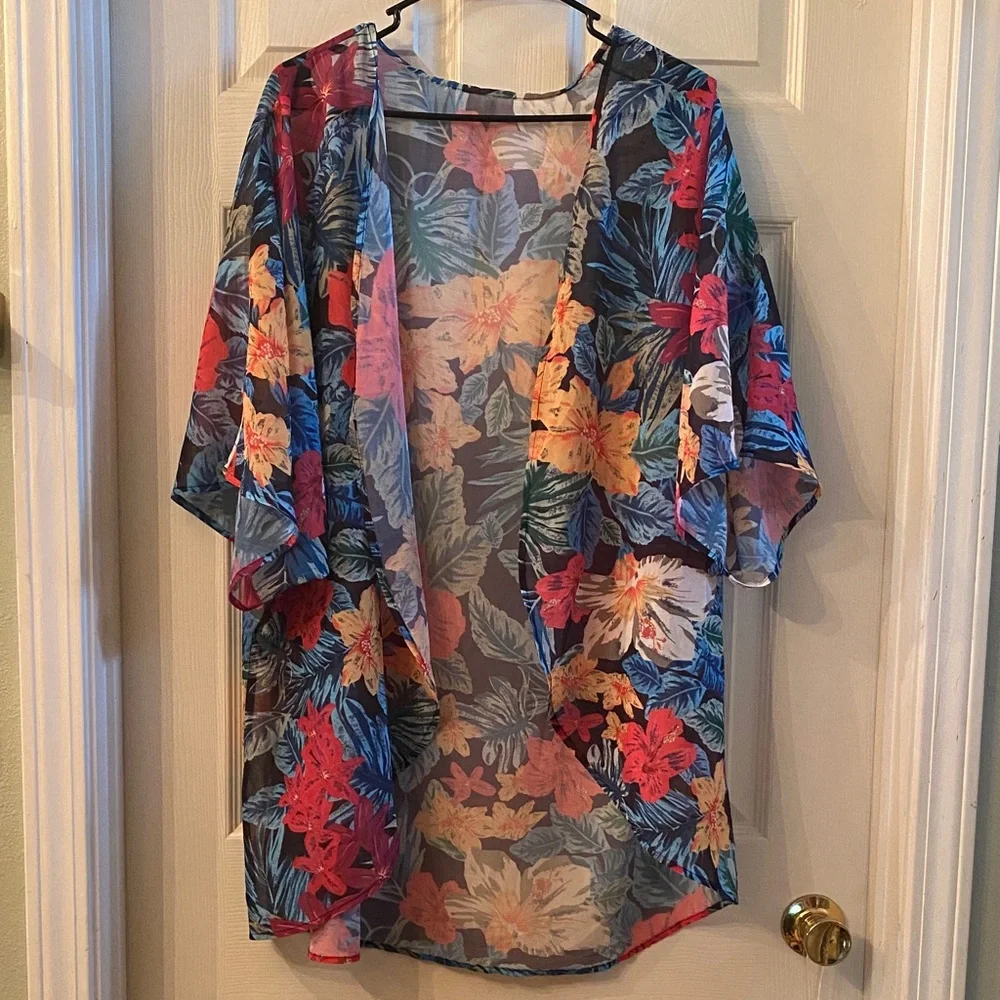 Beautiful Floral Sheer Kimono Cardigan Cover Up - Picture 3 of 10